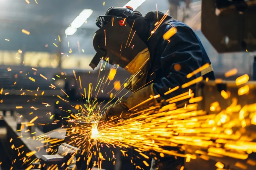 La actividad metalúrgica cayó 14%
